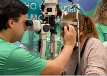 Para conscientizar a população sobre glaucoma, ação em shopping oferece exames gratuitos