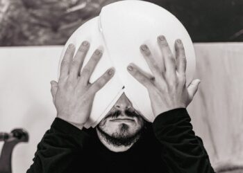 Exposição “Entre a Aula e a Escol(h)a” convida a refletir sobre a importância das artes na Educação