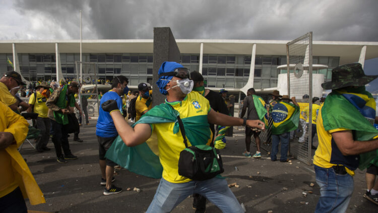 STF condena mais 10 pessoas pelos atos antidemocráticos de 8 de janeiro