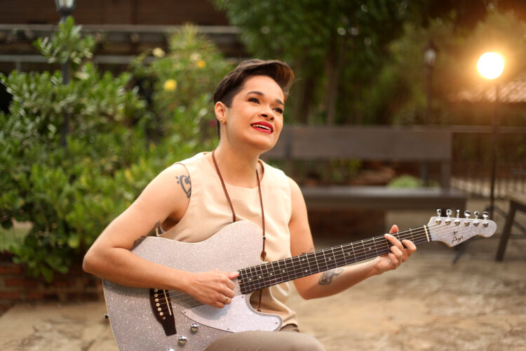 Cantora Jacqueline Costa lança novo single “Desenho em Aquarela”
