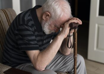 Denúncias de violência contra idosos aumentaram em 2023 no Brasil