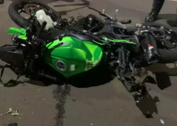 Jovem morre, após colidir Kawasaki 300 na traseira de um trailer, em MS