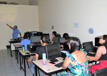 Curso de Informática da Prefeitura é ponte para conhecimento em todas as idades