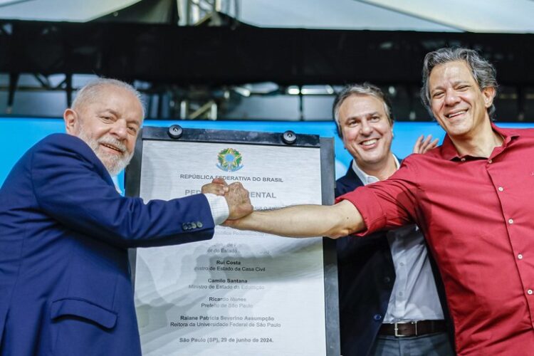 Lula diz que “o Estado tem que garantir à filha de uma empregada direito de entrar na universidade”
