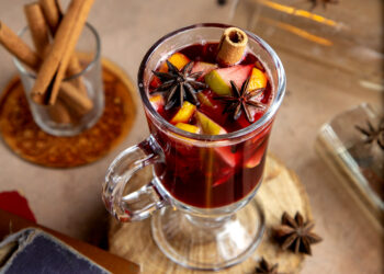 RECEITA: Sabor tradicional da festa junina, quentão pode ser feito com cachaça ou vinho