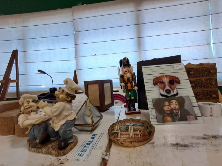 AACC/MS promove grande venda de itens de decoração a preços mais baixos