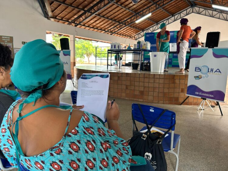 Sabão sustentável com óleo de cozinha usado é opção de fonte de renda após oficina Bolha de Sabão na Homex