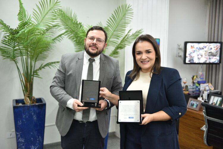Prefeita recebe prêmio internacional e projeta Campo Grande como referência em Inovação e Gestão