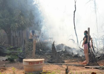 Ação rápida para socorrer moradores da Aldeia Água Bonita atingidos pelo fogo, na Capital