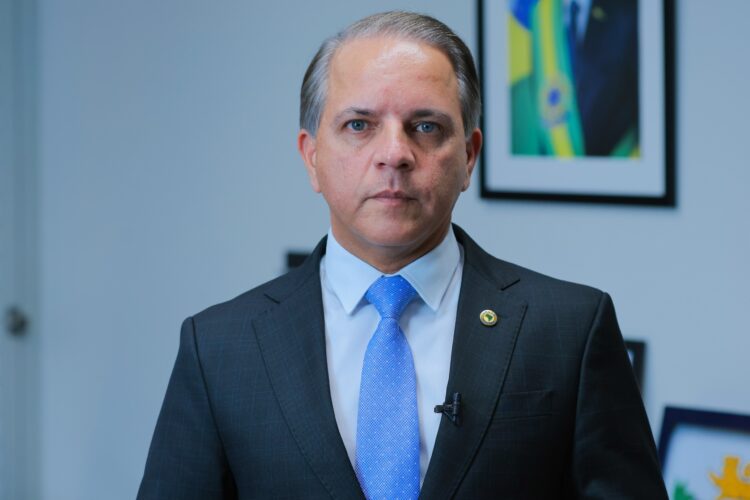 Deputado faz nova cobrança por excesso de prazo no julgamento dos conselheiros afastados do TCE