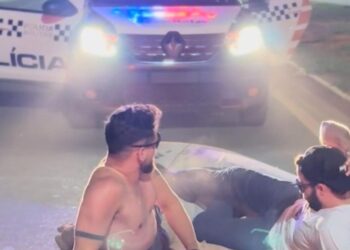 Detido por surfar em colchão puxado por Ram, influencer agora tem Jeep apreendido na Capital