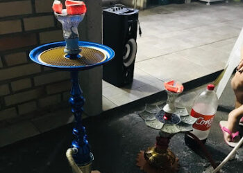 Após beber e fumar Narguile, mulher de 32 anos morre dentro do banheiro de casa