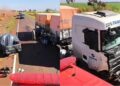 Condutor de Fiat Strada morre em colisão frontal com carreta, em Dourados