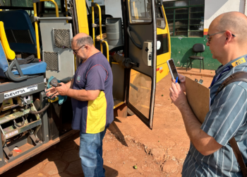 TCE-MS fiscaliza frota de ônibus escolar em Sidrolândia