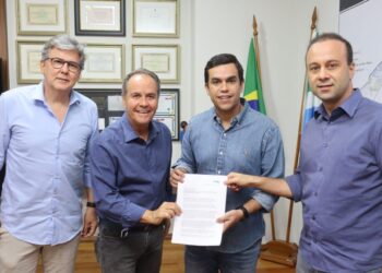 Beto Pereira assume compromissos com a construção civil e o SECOVI-MS