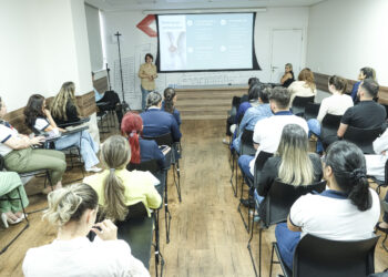 Coordenadora da Central de Transplantes de MS realiza palestra no Hospital Cassems da Capital
