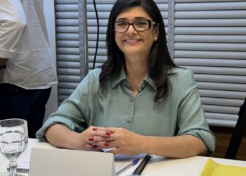 Rose diz que dará fim a gastança na prefeitura e vai tirar 4 mil famílias debaixo da lona