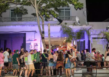Após 14 de Julho virar novo “point da moçada”, prefeita estuda fechar rua nos fins de semana