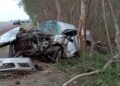 Honda Civic colide na traseira de Uno, depois em árvore na BR-163 e condutor morre