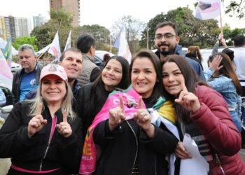 Em campanha, Adriane afirma que tirou Campo Grande do vermelho em relação aos empregos