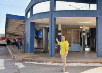 Adriane fala em investir na requalificação das linhas de ônibus, reformar terminais e modernizar frota de veículos