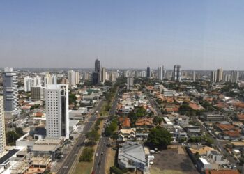 Com aproximação de frente fria, quinta-feira tem previsão de sol e aumento de nebulosidade