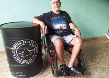 Amigos fazem vaquinha para ajudar colega com problema na coluna voltar a andar