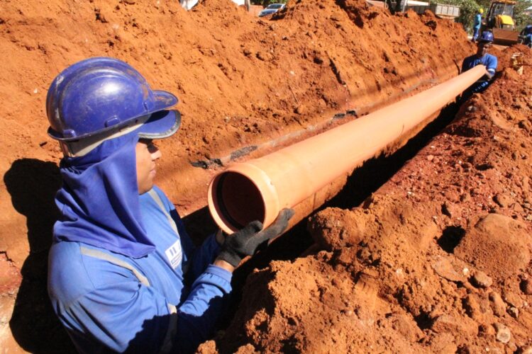 Mais de 50 mil pessoas foram conectadas a rede de esgoto em apenas um ano na Capital