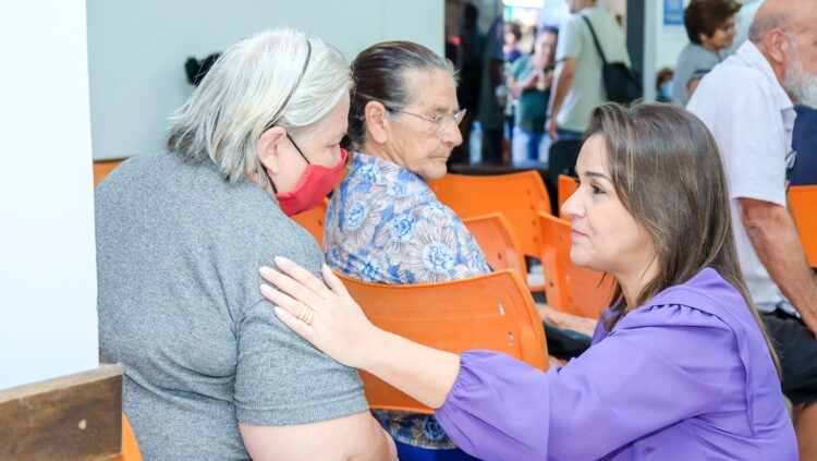 Adriane propõe criação de centro médico especializado para atendimento do idoso