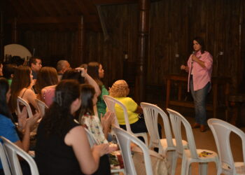 Dialogando com a população, Adriane Lopes destaca avanços da gestão e projetos para melhoria da cidade