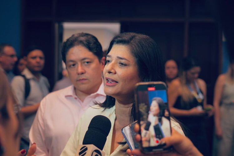 “Proteção da criança e do adolescente começa com todos na escola”, diz Rose Modesto
