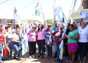 Com comício e caminhadas, Rose apresenta propostas para população em bairros de Campo Grande