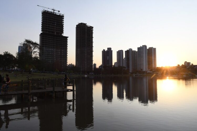 Semana de primavera: altas temperaturas e possíveis chuvas, período deve ser o mais quente do ano