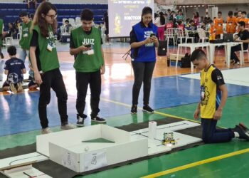 Robótica estimula alunos do Sesi a resolver problemas com criatividade e trabalho em equipe