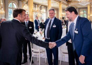 Em Paris, presidente da Fiems participa de encontro com presidente da França