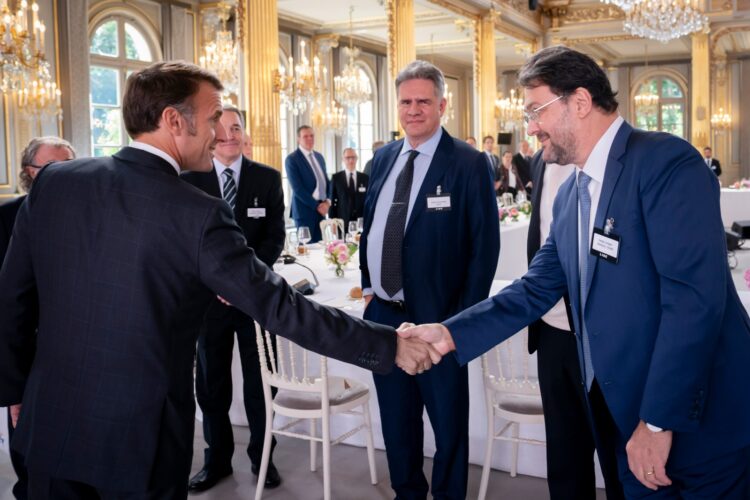 Em Paris, presidente da Fiems participa de encontro com presidente da França