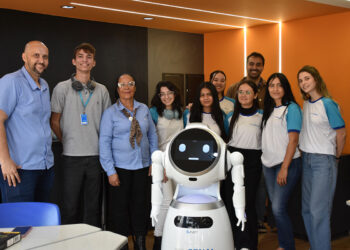 Com robô, realidade virtual e internet das coisas, Senai Lab estreia contêiner automatizado para alunos