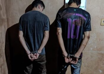 Dois membros de facção criminosa são presos por matar jovem em frente à conveniência