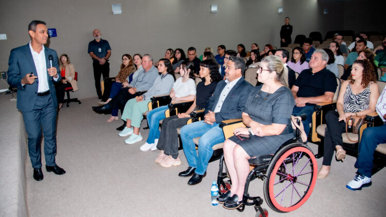 Estudantes de Chapadão do Sul conhecem o TCE-MS