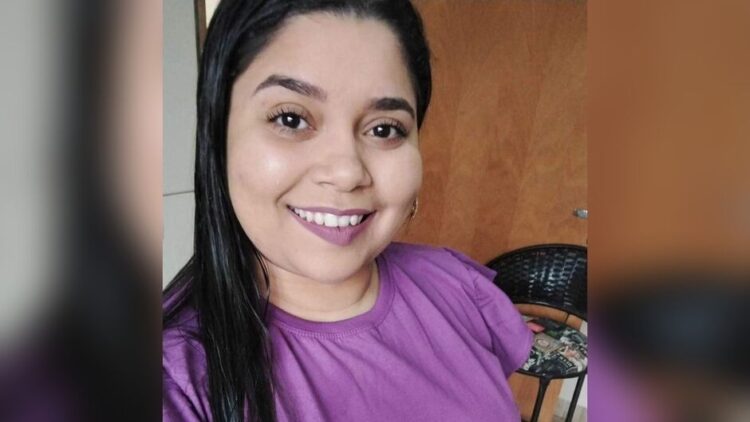 Após saber que jovem estava apaixonada por outro, homem esfaqueia o pescoço dela 2 vezes