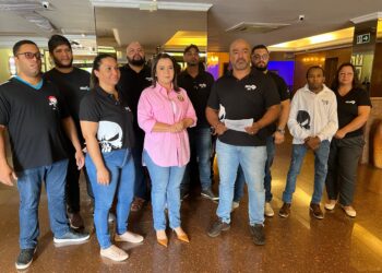 Prefeita Adriane assina compromisso com motoristas de aplicativo em Campo Grande