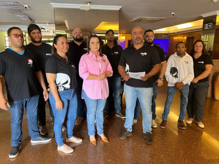 Prefeita Adriane assina compromisso com motoristas de aplicativo em Campo Grande