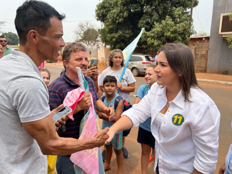 Em visita ao Grande Lageado, Adriane propõe investimentos na infraestrutura, mobilidade e educação