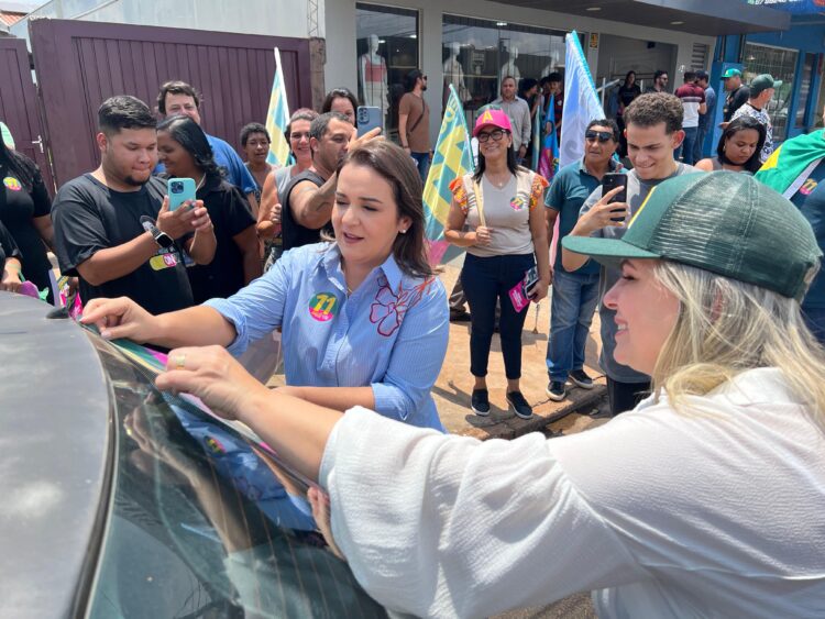 Adriane faz caminhada na Mata do Jacinto e destaca avanços e propostas para a região do Prosa