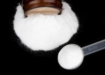 18 marcas de creatina comercializadas no Brasil são reprovadas; consulte a lista