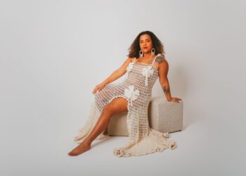 Cantora Angelique faz show de gravação do álbum neste domingo