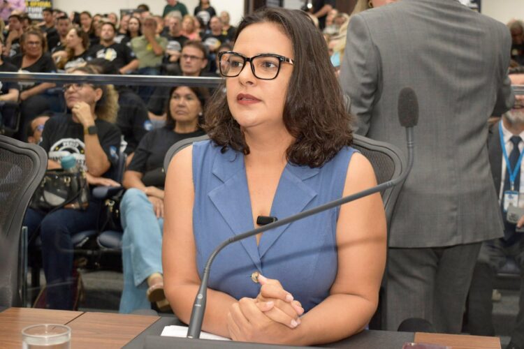 Gleice Jane fala em “criminalização de mães atípicas”, após reportagem em site de notícias