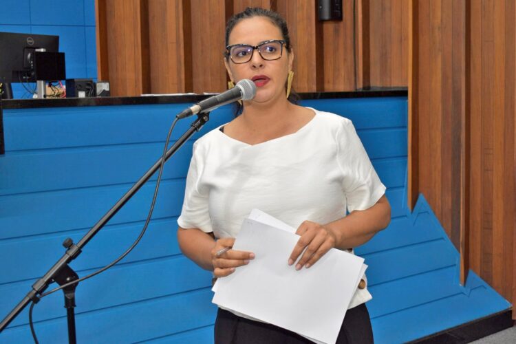 Deputados aprovam projeto de Gleice Jane que reconhece legado de Tia Eva