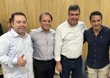 Alianças fortes, resultados concretos! Deputado reforça compromisso com prefeitos eleitos para desenvolvimento dos município