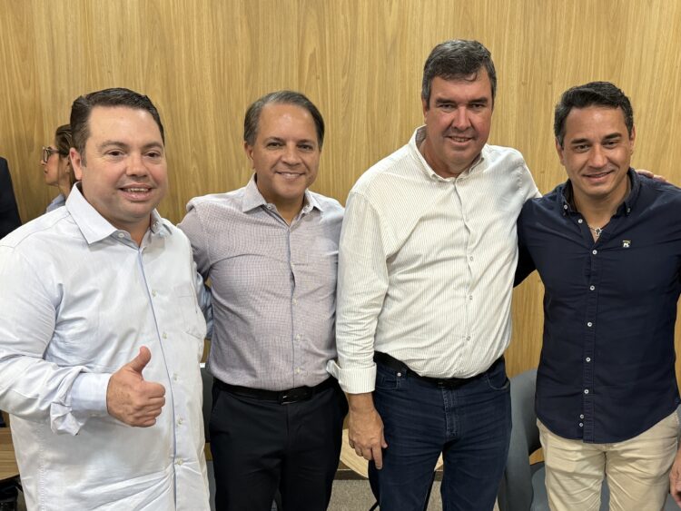 Alianças fortes, resultados concretos! Deputado reforça compromisso com prefeitos eleitos para desenvolvimento dos município